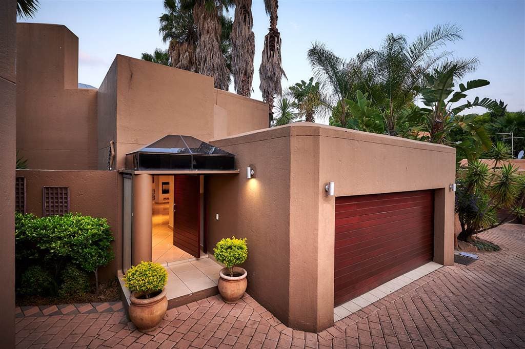 Rental: Four Bedroom, Four Bathrooms Fully Furnished Cluster in Sandown. - Sakstons source image