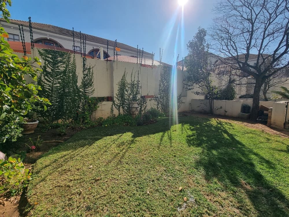 Georgian Terrace – 2 Bed 2 Bath – Garden Apartment – Morningside - Sakstons source image