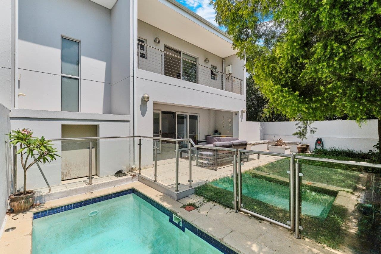 Villa Lane – 292 Bryanston Drive - Sakstons source image